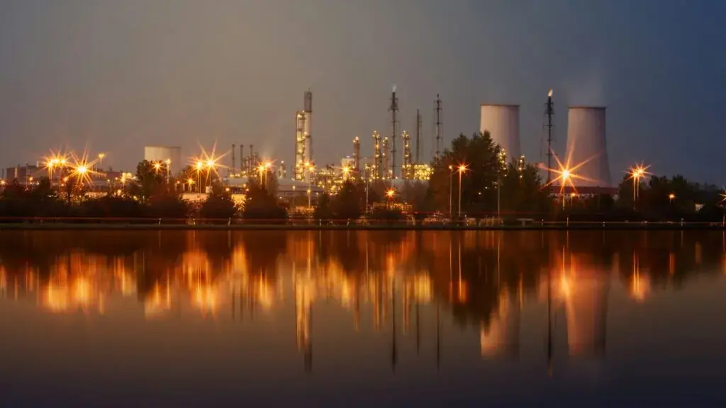 Industrial Rubber Hoses for Oil and Gas Industry: Why the Right Rubber Pipe Matters